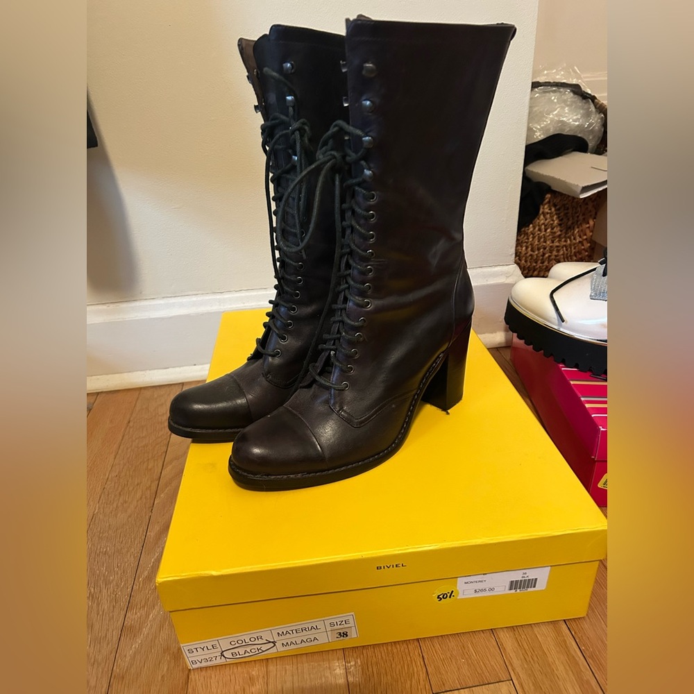 Stylish Black Lace-Up Women's Boots